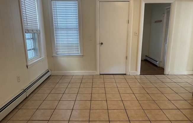 2 beds, 1 bath, 900 sqft, $2,100, Unit 1