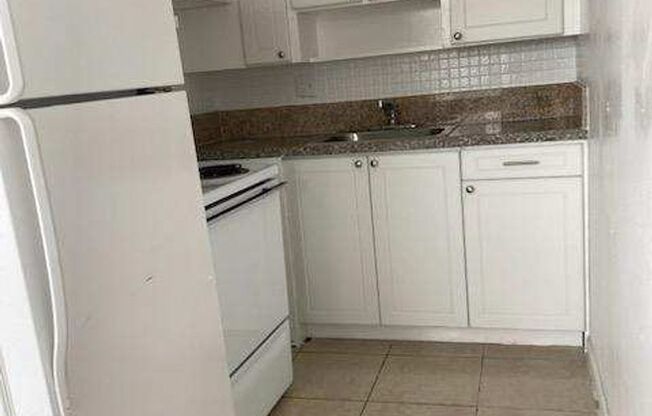 1 bed, 1 bath, 600 sqft, $1,325, Unit 18