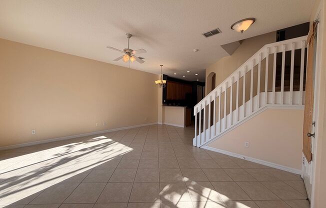 Bright & Spacious 3BR End-Unit Townhome in Serene Cranes Creek | Goldenrod – East Orlando