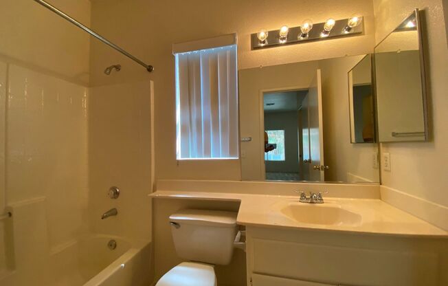 2 beds, 2.5 baths, $1,775, Unit # 1012