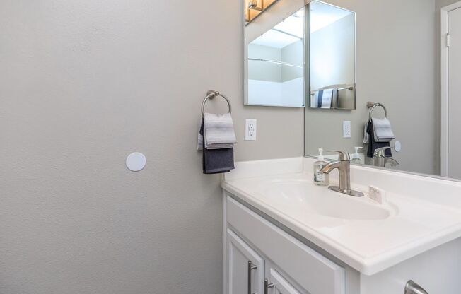 1 bed, 1 bath, 450 sqft, $1,842, Unit Unit 014