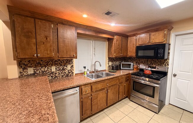 3739 LEISUREWOODS DR