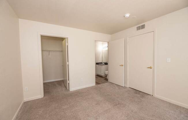 Autumn Oaks vacant Canyon II primary bedroom