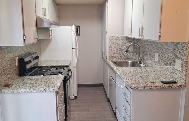 2 beds, 1.5 baths, 1,000 sqft, $1,700, Unit UNIT 05