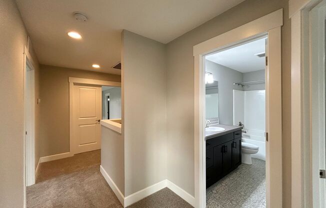 3 beds, 2.5 baths, $2,800