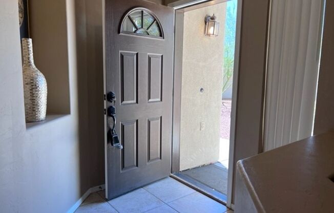 2BR Vacation Home in Gated Community Bullhead Parkway with Utilities Avail 10/1