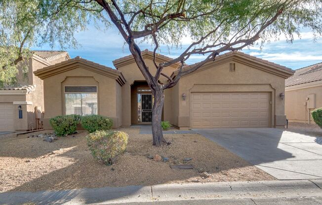 Stunning 3 bedroom - 2937 Sq. Ft.- Cave Creek- pool & landscaping incld.