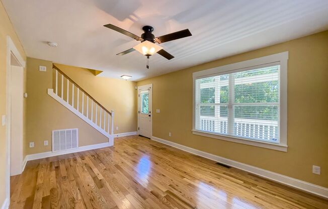 Charming Three-Bedroom Cottage in Oakley