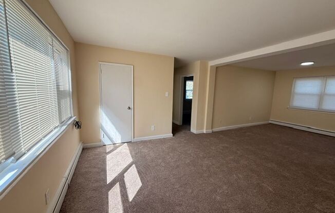 1 bed, 1 bath, 610 sqft, $995, Unit R201