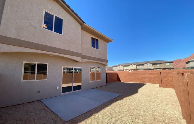 3 beds, 2.5 baths, $2,025, Unit 654