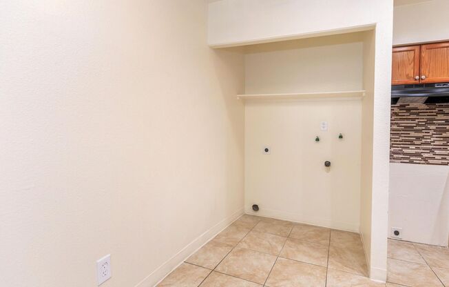2 beds, 1 bath, 760 sqft, $1,210, Unit 2126