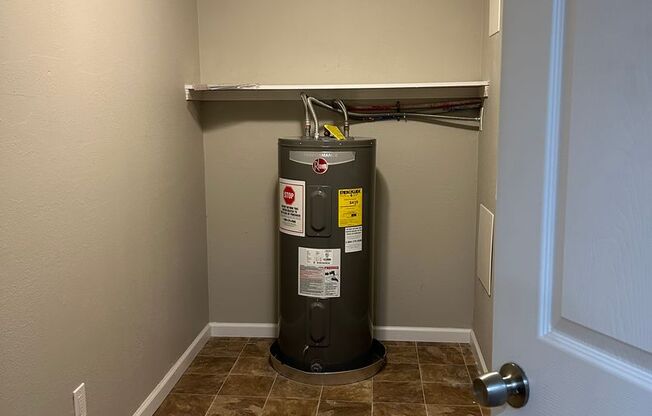 1 bed, 1 bath, 576 sqft, $1,150, Unit 233