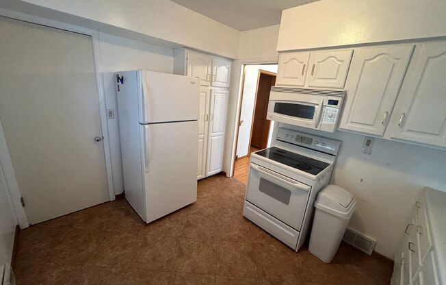 2 beds, 1 bath, $1,500