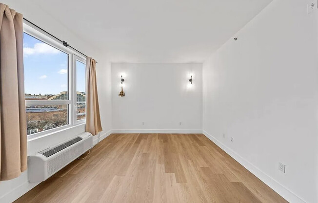 2 beds, 1 bath, $4,300, Unit 5F