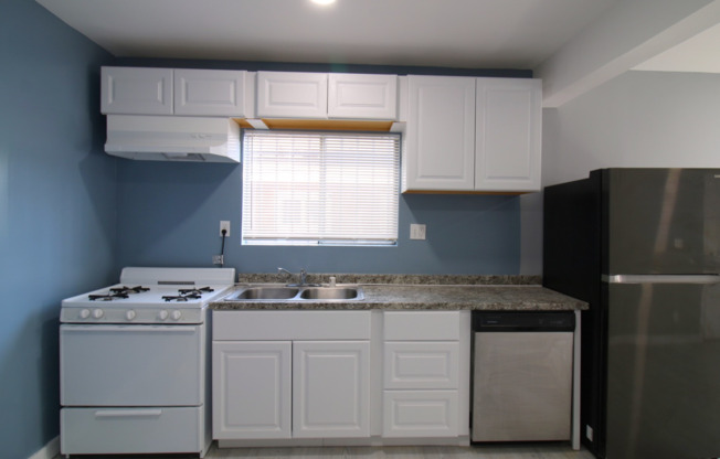 1 bed, 1 bath, 700 sqft, $2,050, Unit 2