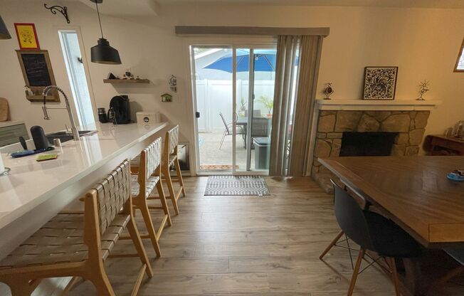 Beautiful single story 3 bedroom w/2 parking spaces