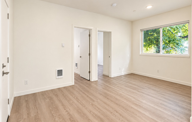 2 beds, 1 bath, 692 sqft, $1,725, Unit 205