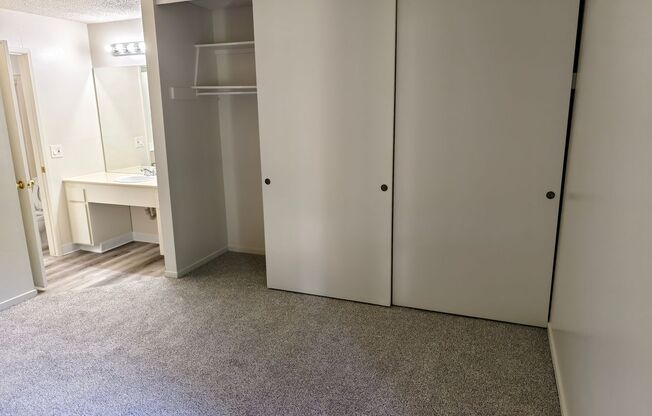 2 beds, 1 bath, 923 sqft, $1,855, Unit 140126