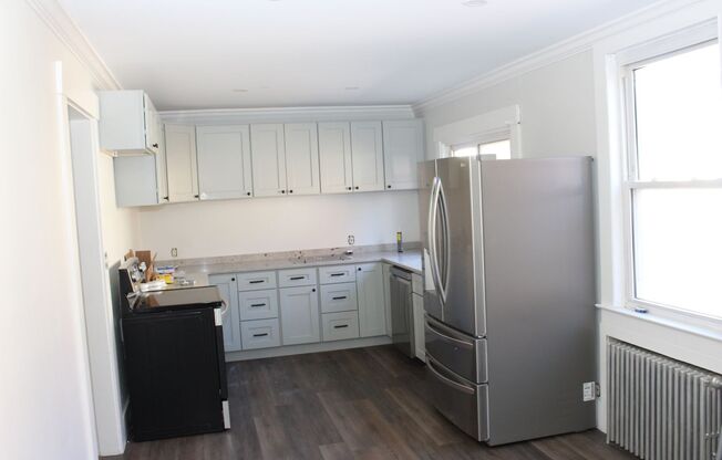 2 beds, 1 bath, 870 sqft, $1,800, Unit D