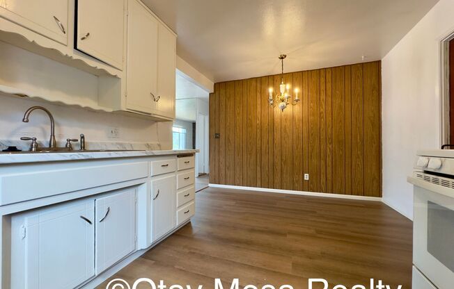 Charming 3-Bedroom Home with Expansive Outdoor Space