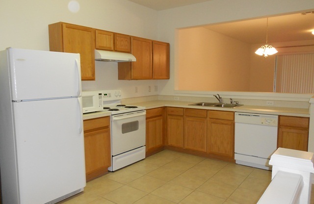 Sanford - 2 Bedroom 2.5 Bathroom - $1995.00