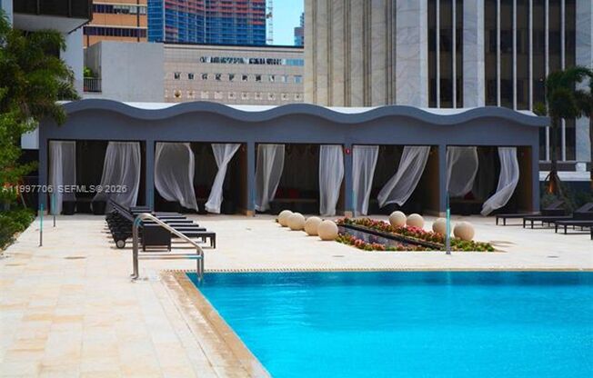 1 bed, 1 bath, 800 sqft, $3,400, Unit 50 Biscayne Blvd # 1907