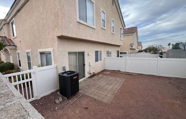 Beautiful Henderson 2 Bedroom Townhouse!