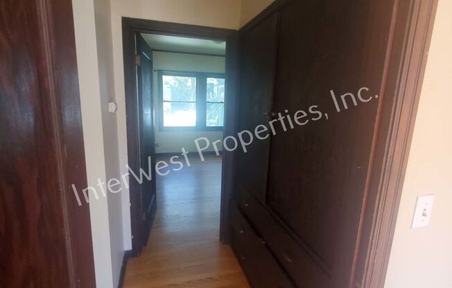 2 beds, 1 bath, 750 sqft, $1,695, Unit 1205