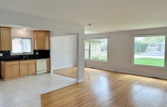60 E FREMONT AVE