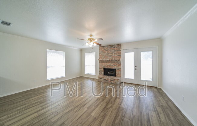 2758 RED OAK DR