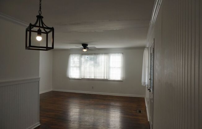 3 beds, 1 bath, $1,400