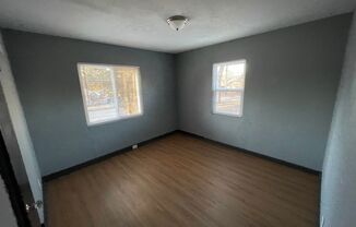 2 beds, 1 bath, $1,100