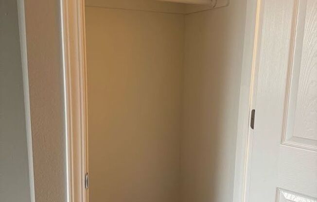 1 bed, 1 bath, 600 sqft, $1,325, Unit 25
