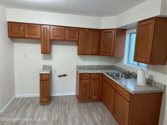 2 beds, 1 bath, 1,000 sqft, $2,400