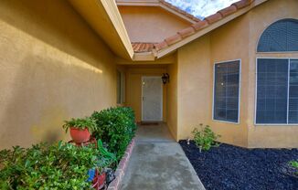 3 beds, 2 baths, $2,600