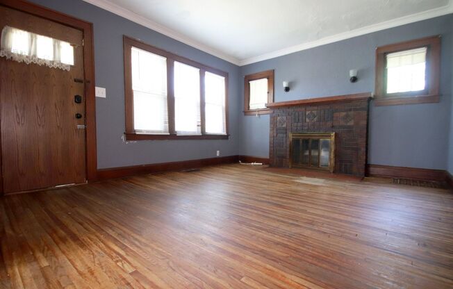 French Elegance: 3-Bedroom Home on Charming France Ave in South Minneapolis for $2,199/month!