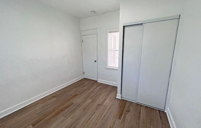 3 beds, 1 bath, 900 sqft, $2,895, Unit 807