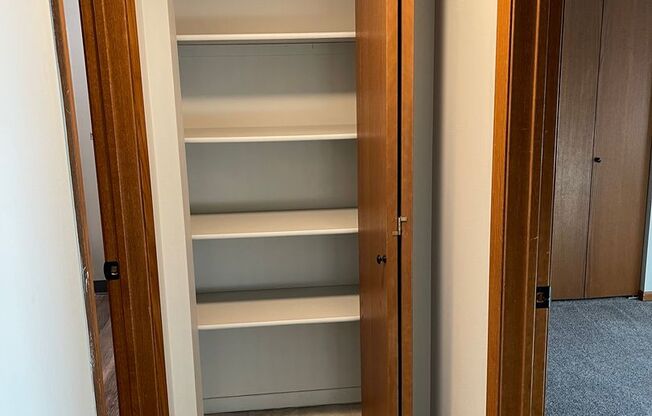 1 bed, 1 bath, 724 sqft, $830, Unit 007