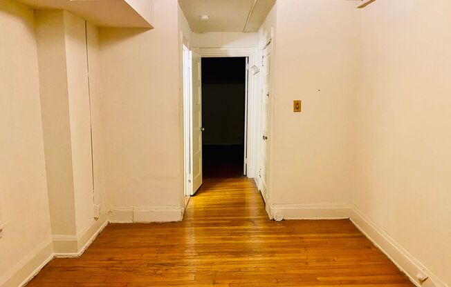 1 bed, 1 bath, $1,195, Unit Apt. A