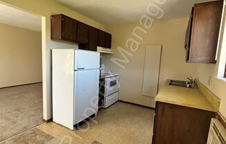 2 beds, 1 bath, 800 sqft, $800, Unit 8