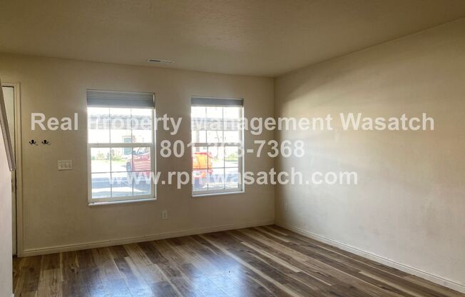 Come See This Beautiful 2 Bedroom 2.5 Bathroom in Draper!
