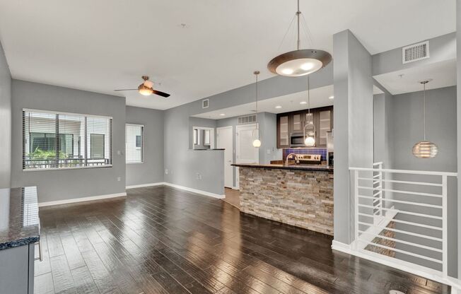 Luxury 2 Bedroom 2.5 Bath Townhome In Downtown Orlando