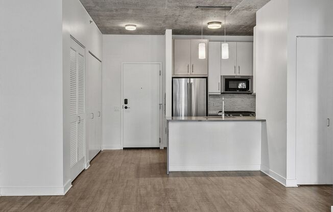 1 bed, 1 bath, 738 sqft, $2,725, Unit 503