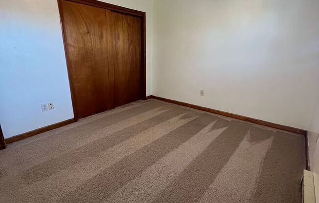 2 beds, 1 bath, 903 sqft, $1,290, Unit I-10