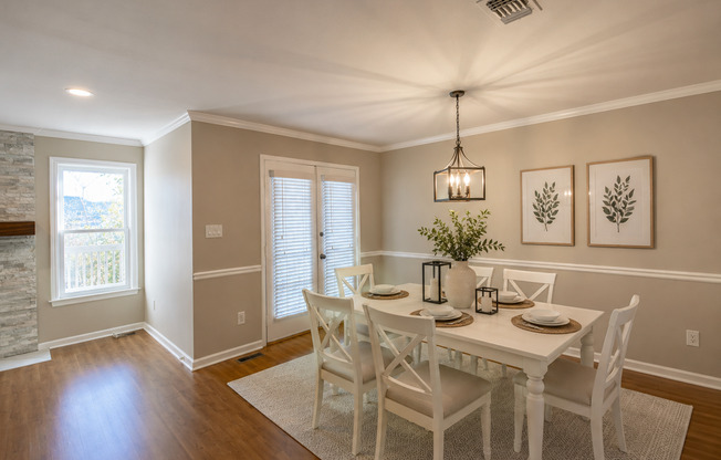 Well Maintained 2 Bedroom 2.5 Bath Townhome in Great Marietta Location w/ a Unfinished Basement