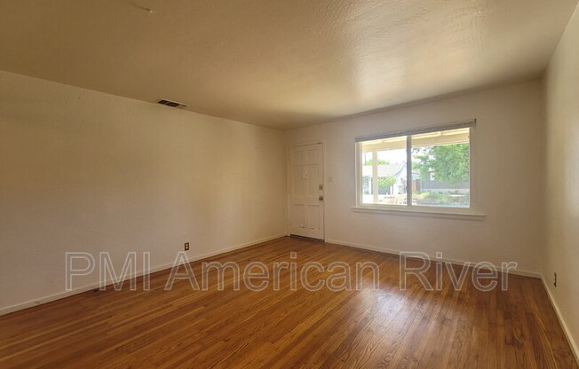 2721 18 AVE