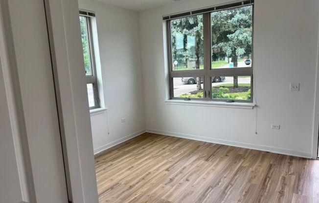 2 beds, 1.5 baths, 1,730 sqft, $2,595, Unit 15655 Lamon Avenue