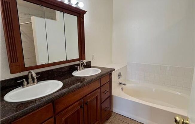 2 beds, 2 baths, $1,330, Unit # 724