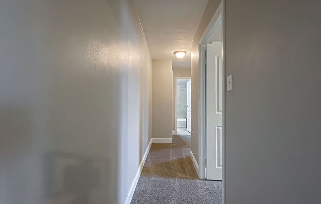 2 beds, 1 bath, 630 sqft, $945, Unit 104-05