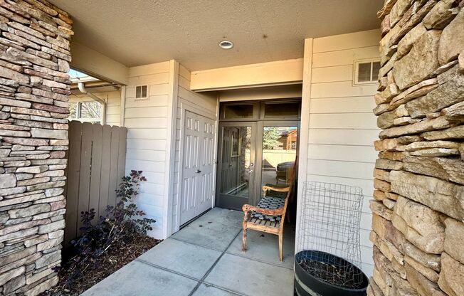 Gorgeous valley views with the convenience of in-town living - 1 bd / 1 ba. 55+ Community!